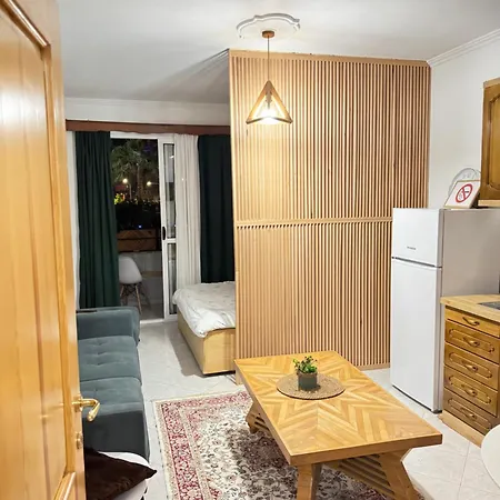 Bright Studio, Astir شقة